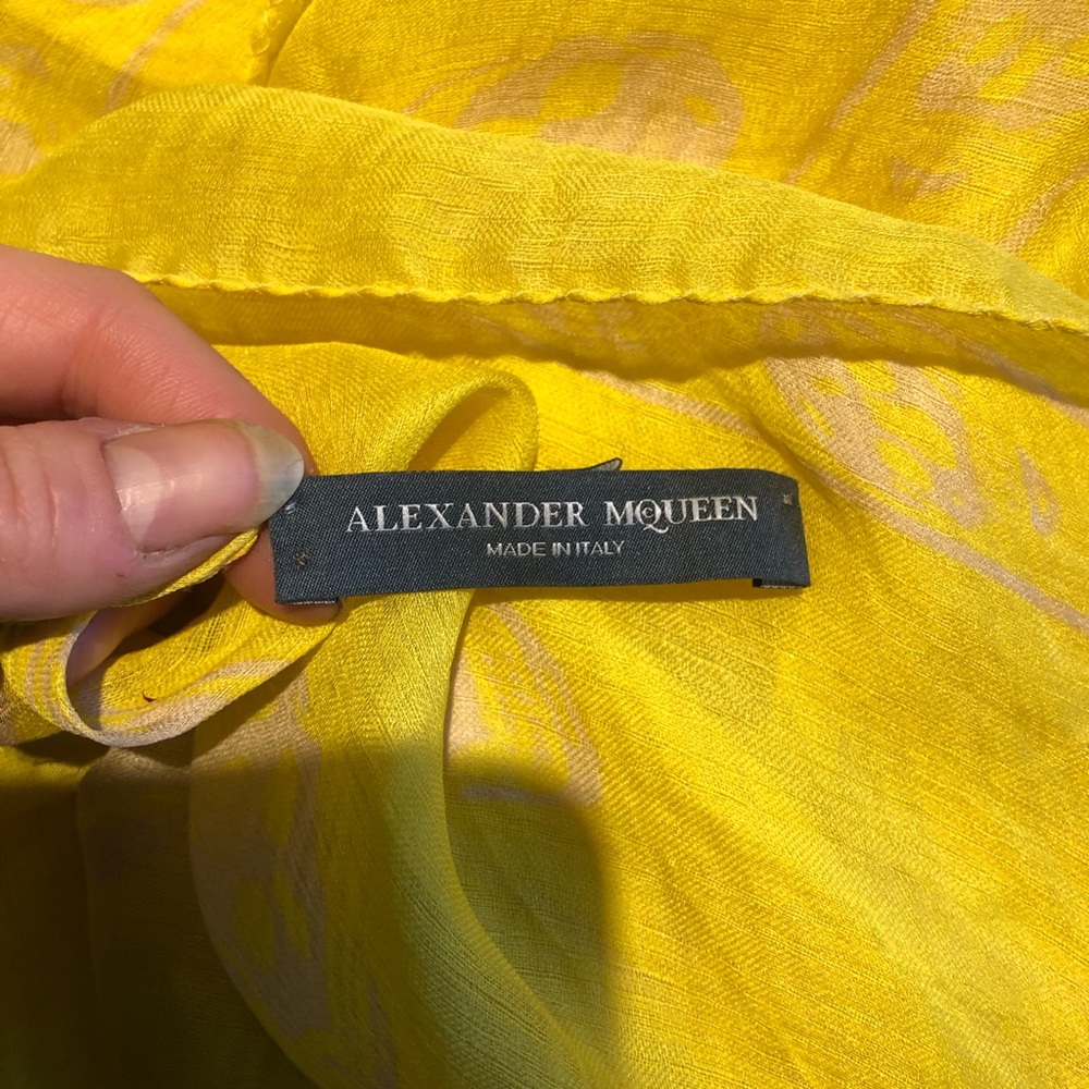 Alexander McQueen Silk Skull Scarf - Picture 4 of 6
